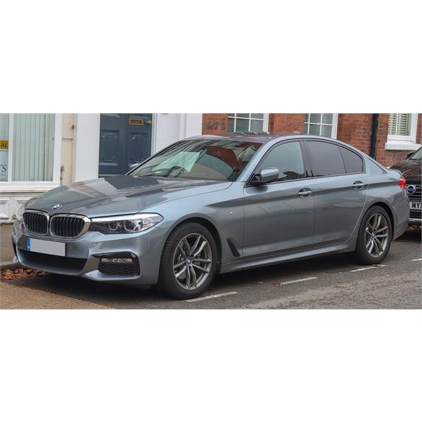 BMW 5 SERİSİ G30 G31 2016-2022 ÖN ÇAMURLUK ÇITASI SİYAH SOL